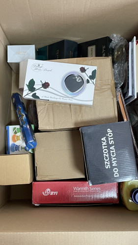 BOX 7000 - PLNÝ PŘEKVAPENÍ S NAŠÍM NEJPOPULÁRNĚJŠÍM ZBOŽÍM (V HODNOTĚ 7000KČ)