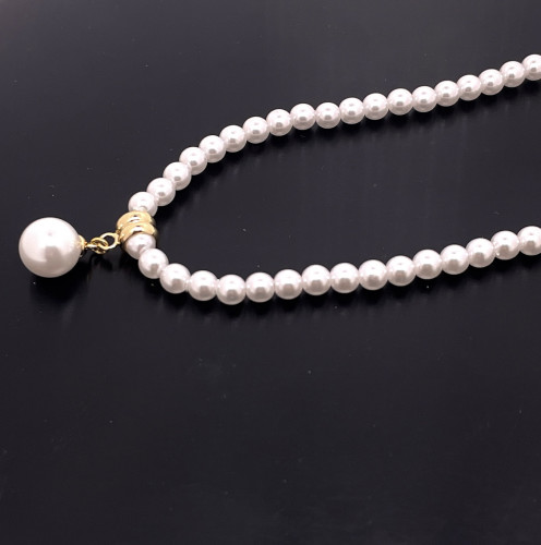 ELEGANTNÍ PERLIČKOVÝ NÁHRDELNÍK S VISACÍ OZDOBOU (42CM - 48CM)