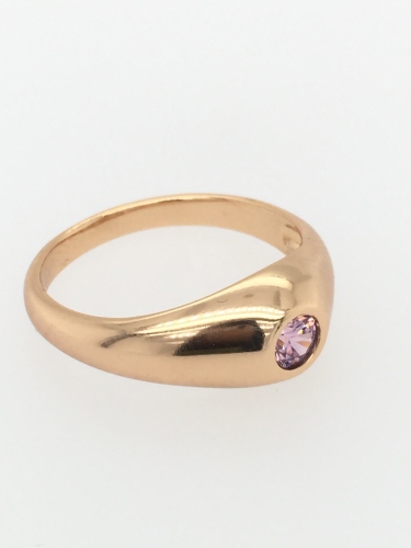 ELEGANTNÍ PRSTEN V BARVĚ 18K ZLATA S RŮŽOVÝM KRYSTALEM - HLADKÝ