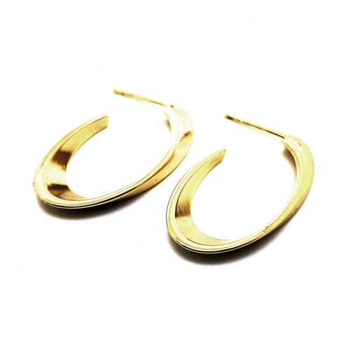 MODERNÍ NÁUŠNICE V BARVĚ 14K ZLATA V ORIGINÁLNÍM PROVEDENÍ - PUZETKA (3CM)