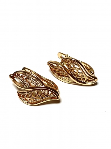 ELEGANTNÍ NÁUŠNICE V BARVĚ 18K ZLATA ZDOBENÉ JEMNÝM GRAVÍREM