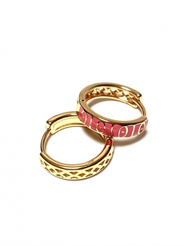 KRUHOVÉ NÁUŠNICE S GRAVÍROVÁNÍM A RŮŽOVÝM ZDOBENÍM (1,6CM)