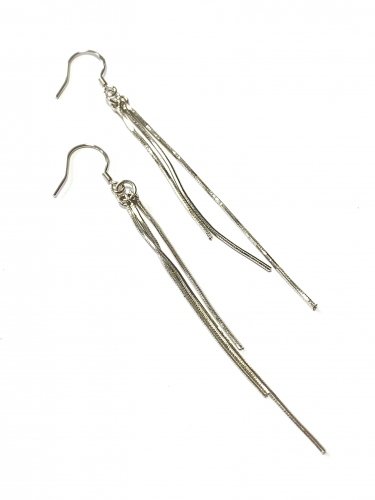 NÁUŠNICE SE TŘEMI VISACÍMI ŘETÍZKY V BARVĚ STŘÍBRA NA AFROHÁČEK (8,3CM)
