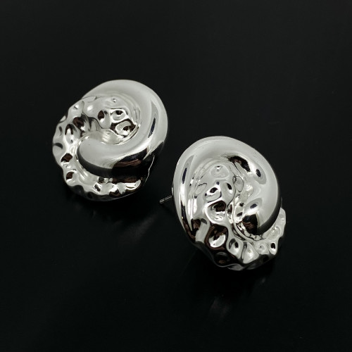 ELEGANTNÍ DÁMSKÉ NÁUŠNICE V TÓNU BÍLÉHO ZLATA S KOMBINOVANÝM ZDOBENÍM (2,5CM)